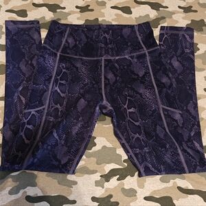 Victorias Secret Essential leggings Sz 8